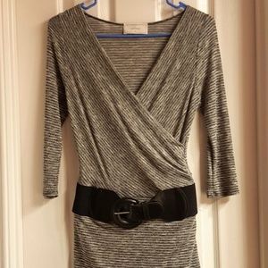 ⚘Top with attached belt